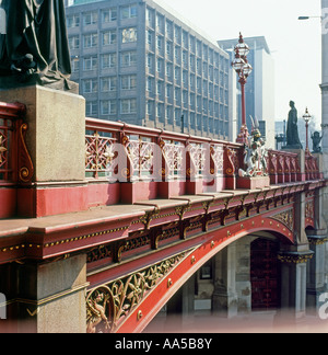 Holborn Viaduct Brücke über Farringdon Road in der City of London England UK KATHY DEWITT Stockfoto