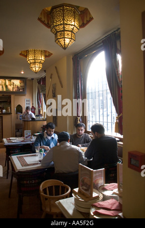 "Abu Zaad" Restaurant auf dem Uxbridge Road, Shepards Bush, London, 10. März 2006 Stockfoto