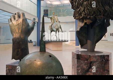 Rom, Italien. Palazzo Nuovo Kapitolinischen Museen. Die original bronzene Reiterstatue des Marcus Aurelius Stockfoto
