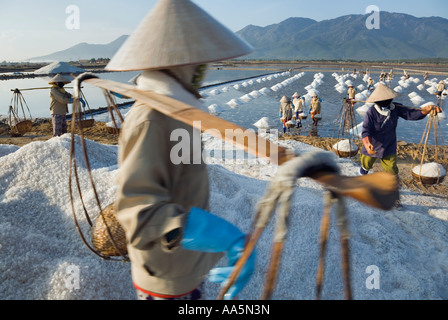 Cam Rahn, Vietnam. Salzbergwerke Stockfoto