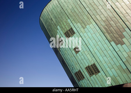 Amsterdam, Niederlande. Nahaufnahme von Norden Aspekt des NEMO aka neue Metropole Science Technology Centre befindet sich in Oosterdok Stockfoto