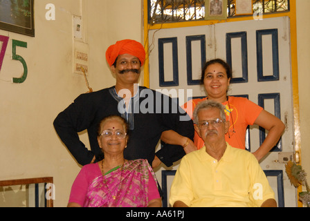 Indische Familie Vater Mutter Sohn Tochter - Modell veröffentlicht Stockfoto