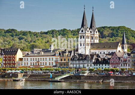 Boppard, Deutschland, Rheintal - St. Severus Kirche und Promenade in Boppard Stockfoto