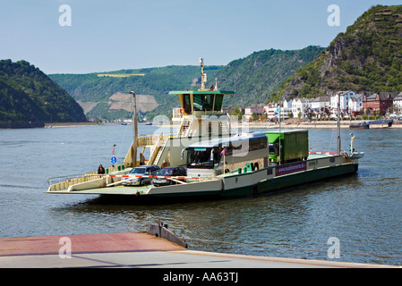 St. Goar, St. Goarshausen Auto Fähre über den Rhein in Deutschland, Europa Stockfoto