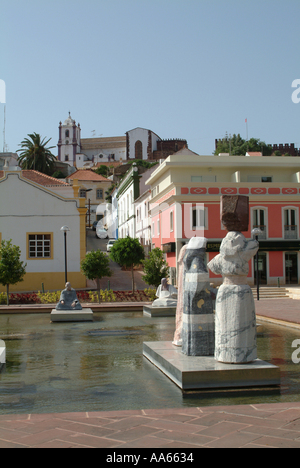 Kathedrale von Santa Maria und Zentralplatz in Silves Algarve Portugal Stockfoto