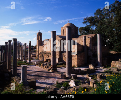 Zypern Paphos die Überreste der frühen Christian Basilica und Mosaic Etagen in der Khysopolitissa Kirche Stockfoto