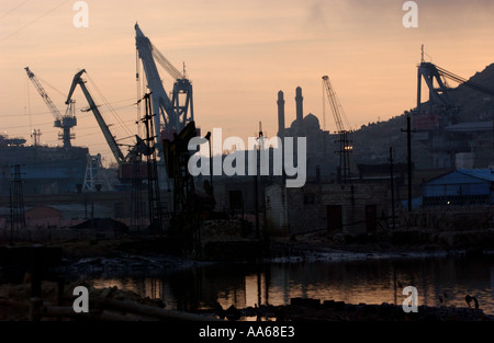 Baku Aserbaidschan 11. Januar 2003 Baku eine Stadt, die einst am Anfang des 19. Jahrhunderts wegen seines Öls blühte Stockfoto