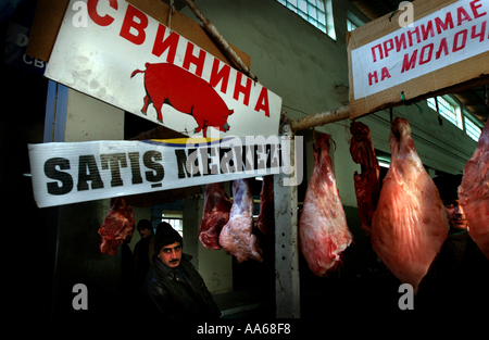 Baku Aserbaidschan 11. Januar 2003 Anbieter verkaufen ihre Produkte auf einem Basar in Baku 11. Januar 2003 Aserbaidschan ein Land reich an Stockfoto