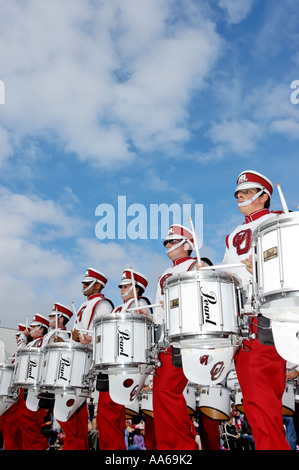 Trommel-Linie an der großen Bucht Ballon Parade San Diego Kalifornien USA Stockfoto