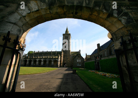 Str. Andrews Universität St Salvators durch Torbogen Fife Schottland uk gb Stockfoto