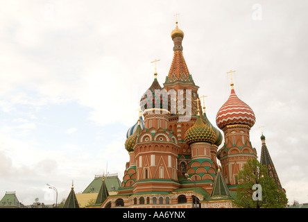 Kathedrale des Schutzes der Allerheiligsten Gottesgebärerin auf dem Graben (Собор Покрова пресвятой Богородицы, что на Рву) auf dem Roten Platz Stockfoto