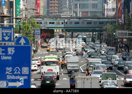 JPN Japan Tokio Harumi Dori Straße Ginza eleganten Einkaufsmöglichkeiten und Unterhaltung Bezirk Stockfoto