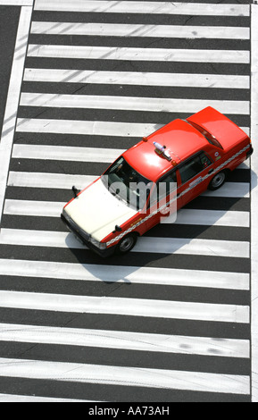 JPN-Japan Tokyo Big Fußgänger-Zebrastreifen Harumi Dori Straße und Sotobori Dori Ginza eleganten Einkaufs- und Unterhaltung Bezirk Stockfoto