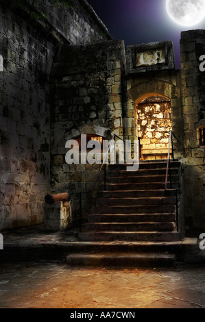 Burg von Limassol in Zypern dramatische Nachtansicht bildende Kunst Stockfoto