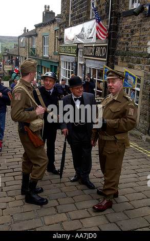 Papas Armee Appreciation Society am Haworth 1940 s Wochenende in Yorkshire 2003 Foto von John Robertson Stockfoto