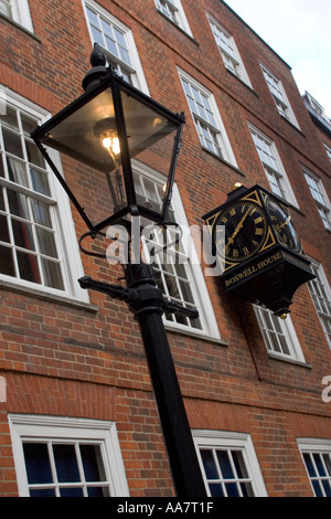 Gaslampe in Gough Square aus der Londoner Fleet Street Stockfoto