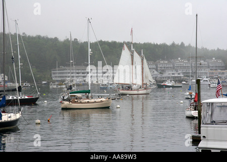 Boothbay Harbor an einem ruhigen Tag Stockfoto