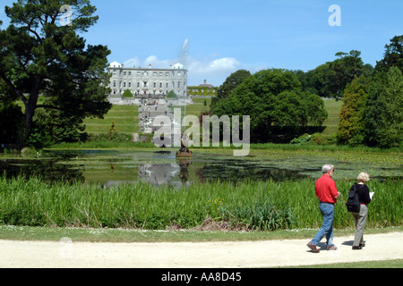 Powerscourt House betrachtet von Triton See Enniskerry Co Wicklow Irland Stockfoto