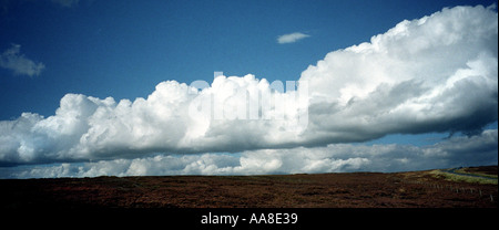 Wolken über die Mauren North Yorkshire England Stockfoto