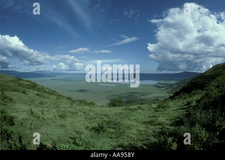 Ngorongoro Krater gesehen vom südlichen Rand des Kraters Ngorongoro Conservation Area Tansania Ostafrika Stockfoto