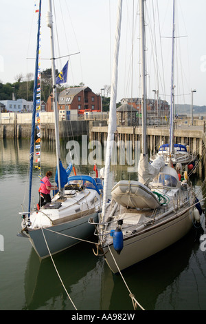 Boote im Hafen von Padstow, Cornwall, UK. Stockfoto
