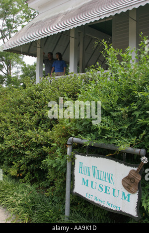 Alabama Georgiana, Hank Williams Senior Boyhood Haus und Museum, Geschichte, Country-Musik-Sänger, Songwriter, Legende, Eingang, Vorderseite, Besucher reisen Stockfoto