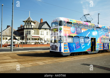 Onkel Toms Hütte Pub und vorbeifahrenden Straßenbahn Stockfoto