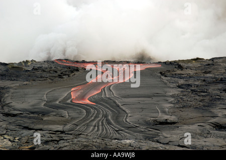 Lava fließt in den Pazifischen Ozean Volcanoes National Park Big Island Hawaii Stockfoto