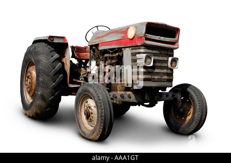 Alten rostigen Rädern Traktor isolierten Ausschnitt Stockfoto