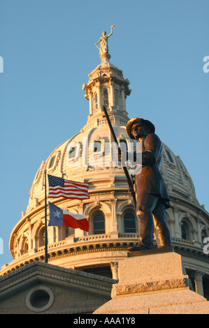 Eine Statue begrüßt Besucher der Hauptstadt des Bundesstaates Texas in Austin. Stockfoto