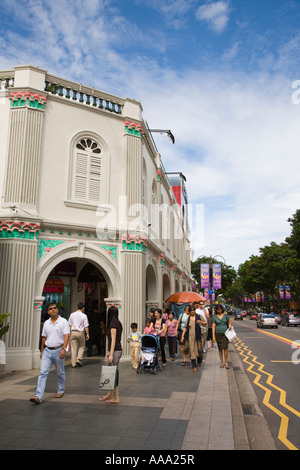 Alten Stil Architektur Verkaufsstellen auf der Orchard Road Fußgängerzone Shopper Zentralbereich Singapur Stockfoto