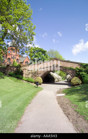 Brücke über versunkene Garten, Birkenhead, Wirral, Cheshire, England, UK, GB, Stockfoto