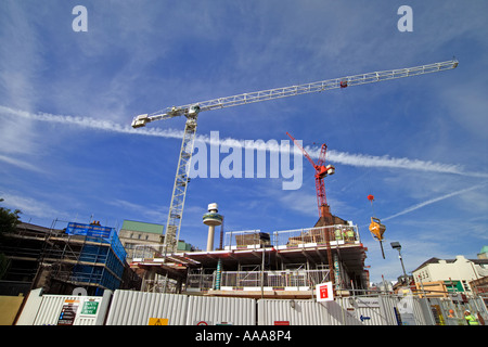 Krane auf Baustelle in Liverpool, England, Vorbereitung für europäische Hauptstadt der Kultur 08,2008, UK, GB Stockfoto