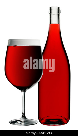 ROTWEIN IM GLAS UND FLASCHE Stockfoto