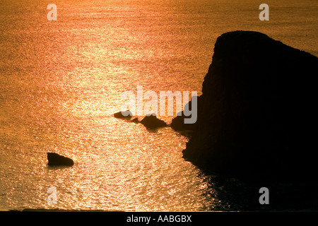 UK England Devon äußeren Hoffnung Shippen Punkt Sonnenuntergang über den alten Priester-Felsen Stockfoto