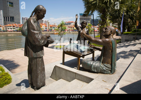 Von Chettiars, Finanziers bronze Skulpturen auf North Boat Quay des Flusses von Chern Lian Shan Marine Parade Singapur Stockfoto