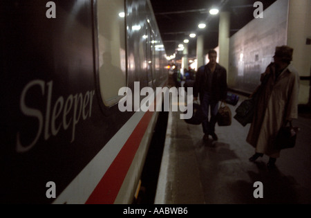 Der letzte jemals British Rail Service kommt in London Euston Station Stockfoto