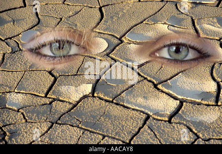 Augen auf einer rissigen Boden Stockfoto