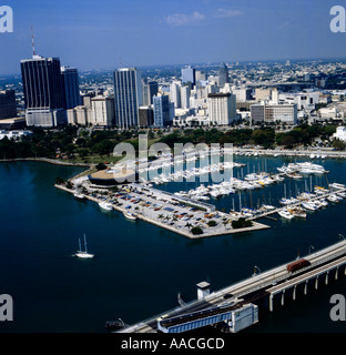 Luftbild von Miami in Florida mit Waterfront Marina und Stadt skyline Stockfoto