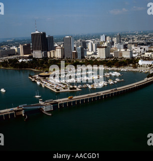 Luftbild von Miami in Florida mit Waterfront Marina und Stadt skyline Stockfoto