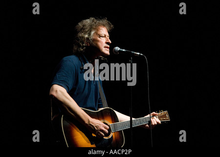 Wolfgang Niedecken mit Gitarre Stockfoto