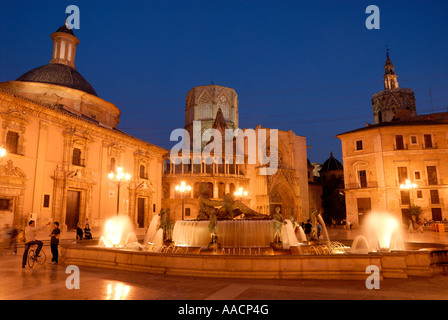 Plaza De La Virgen, Virgen de Los Desamparados Basilika und Dom, Valencia, Valencia, Spanien Stockfoto