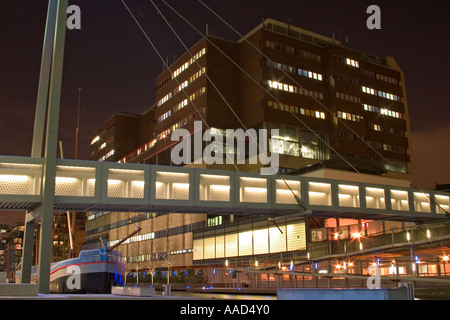 Str. Marys Krankenhaus von Paddington Becken gesehen. London, England Stockfoto