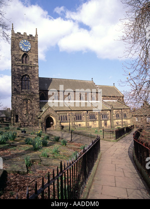 Haworth-Kirche und Friedhof, die Verbindungen mit der Familie Bronte und das nahe gelegene Pfarrhaus hat Stockfoto