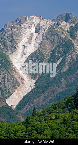 Carrrara Marmor-Steinbruch geschnitten Berg im Norden der Toskana, Italien Stockfoto