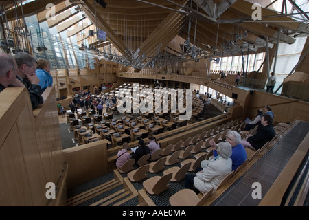 Sitzungssaal im schottische Parlamentsgebäude in Edinburgh, Holyrood, entworfen von dem Architekten Enric Miralles Stockfoto