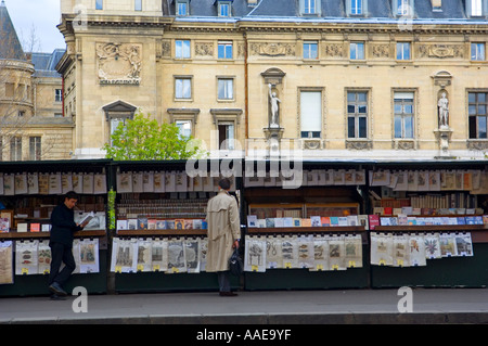 Drucken Sie Stall an den Ufern des Flusses Seine Paris-Frankreich Stockfoto