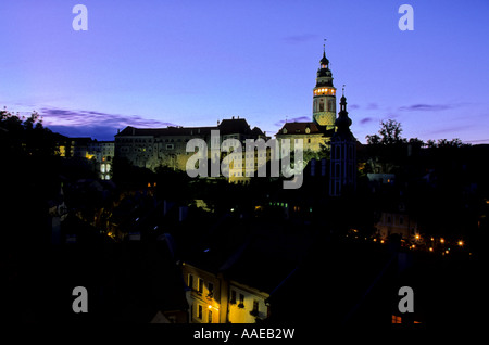 Schlossturm des 18. Jahrhunderts Krumlovsky Zamek Schloss-Cesky Krumlov, Tschechische Republik Stockfoto