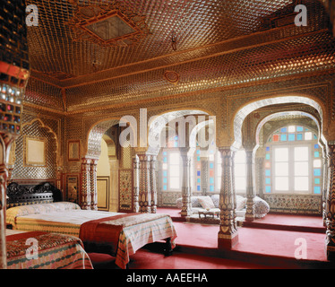 Die Spiegel-Suite im Samode Haveli Hotel Jaipur, Rajasthan, Indien. Ursprünglichen Aufnahme auf 4 x 5-format Stockfoto