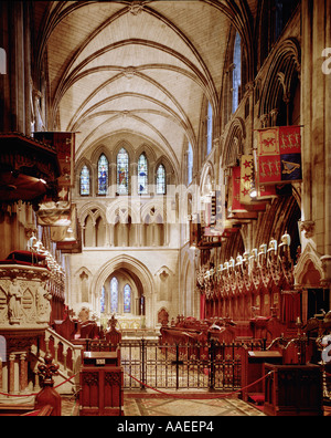 Innenraum der St. Patricks Kathedrale, Dublin, die Kanzel und Chor zeigen Stände. Stockfoto